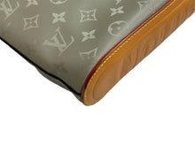 Load image into Gallery viewer, Louis Vuitton ルイヴィトン モノグラム・チタニウム ポシェットコスモス グレー M63240 セカンドバッグ 良品 中古 4c067736