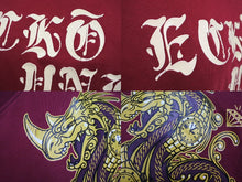 Load image into Gallery viewer, ECKO エコー ドラゴン プリント トップス 半袖Tシャツ ボルドー サウスアフリカ製 サイズL 美品 中古 4c069865