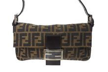 画像をギャラリービューアに読み込む, 極美品 FENDI フェンディ マンマバケット ワンショルダーバッグ ズッカ柄 コットンキャンバス レザー シルバー金具 ブラウン 中古 4c070254 