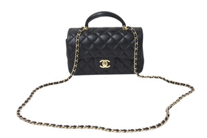 新品同様 CHANEL シャネル ショルダーバッグ マトラッセ 20cm ハンドル付き ミニフラップバッグ ブラック AS2431 ゴールド金具 中古 4c071205