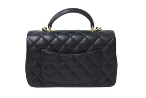 新品同様 CHANEL シャネル ショルダーバッグ マトラッセ 20cm ハンドル付き ミニフラップバッグ ブラック AS2431 ゴールド金具 中古 4c071205