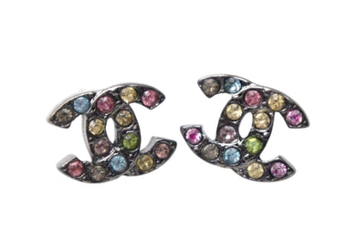 極美品 CHANEL シャネル ココマーク ピアス アクセサリー ラインストーン マルチカラー 05A刻印 1.2g ブラックメタル金具 中古 4c075480