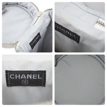 Load image into Gallery viewer, CHANEL シャネル SPORTSLINE スポーツライン ドリンクケース ショルダー ナイロン ホワイト ブラック シルバー 美品 中古 50625