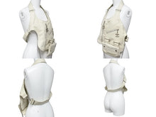 Load image into Gallery viewer, CHANEL シャネル レザーベスト ヴィンテージ ココマーク 8番台 2003年 マトラッセ ラムスキン ホワイト シルバー 美品 中古 50692