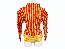 Load image into Gallery viewer, 極美品 ISSEY MIYAKE イッセイミヤケ プリーツ 長袖カットソー IM84-FJ966 サイズM ポリエステル レッド イエロー 中古 4b005083