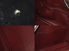 Load image into Gallery viewer, CHANEL シャネル マトラッセ エナメル チェーン ボストンバッグ 2番台 ブラック 黒 ゴールド金具 ココマーク 中古 51143