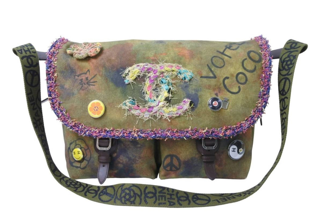 CHANEL シャネル エンブロイダリー メッセンジャーバッグ 20番台 グラフィティ エンブロイダリー カーキ A92790 美品 中古 51215