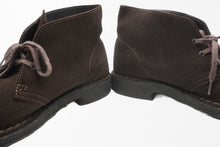 Load image into Gallery viewer, Clarks クラークス DESERT BOOT デザートブーツ ショートブーツ フットウェア スエード ラバー ブラウン 7 1/2 良品 中古 51248