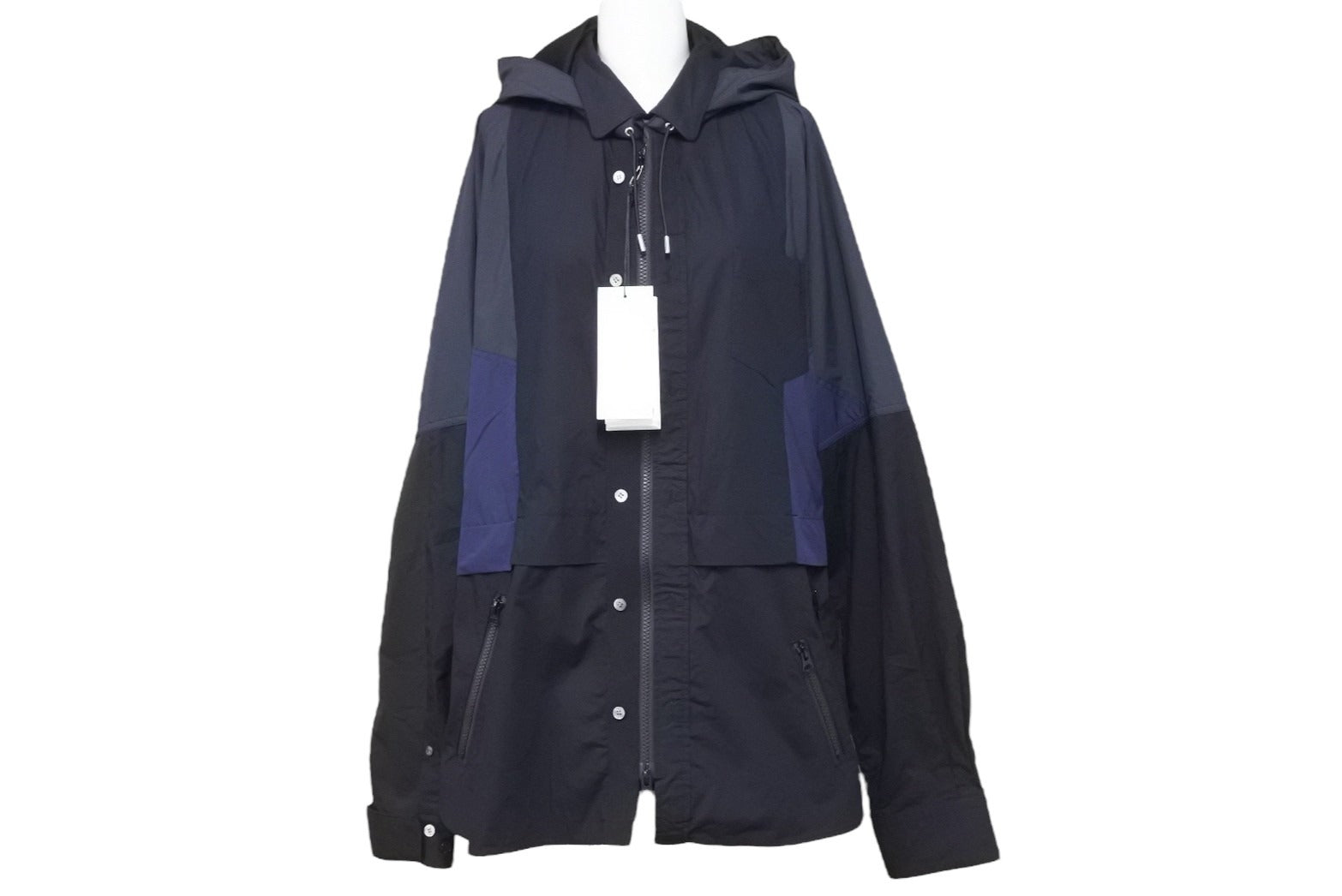 sacai × KAWS ボンバージャケット　サイズ3 新品未使用 sacai - sacai ma-1 サイズ3 ボンバージャケット 綾野剛着用の