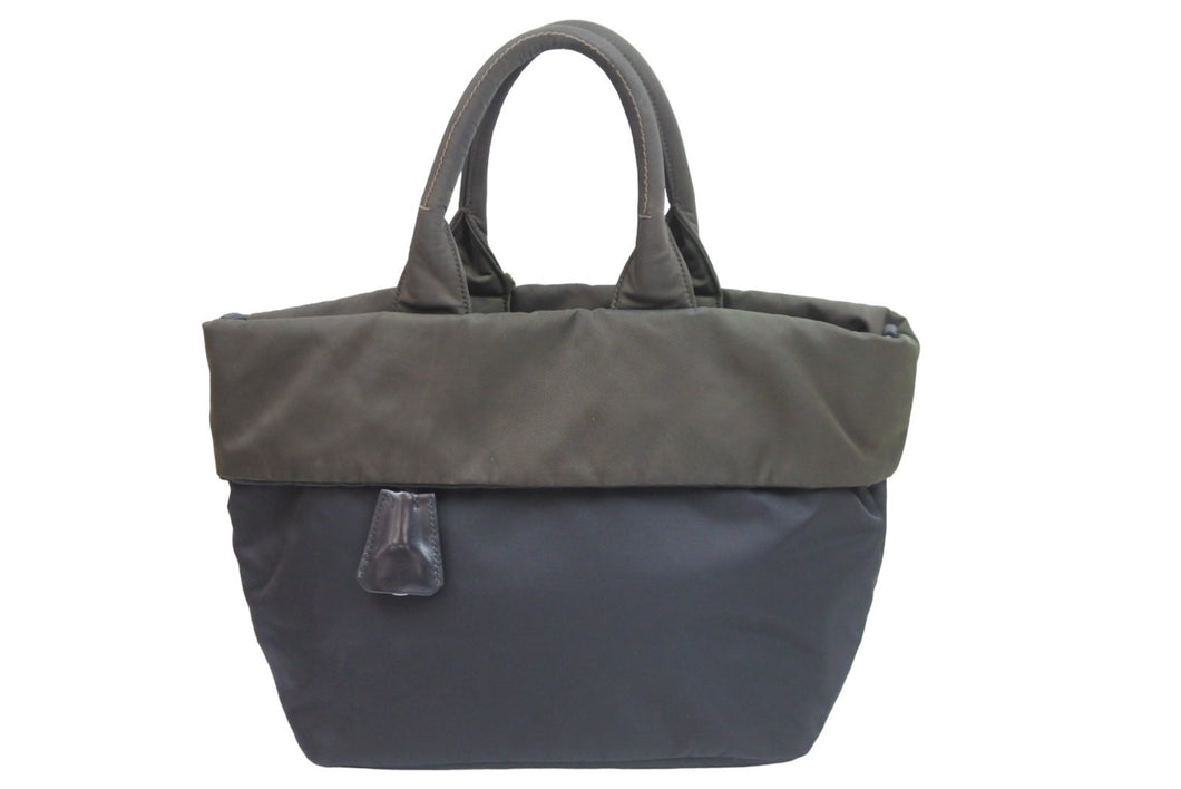 PRADA プラダ トートバッグ ハンドバッグ 三角プレート ブラック カーキ ナイロン リバーシブル シルバー金具 良品 中古 52030
