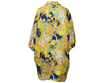 Load image into Gallery viewer, VERSACE ヴェルサーチ V2 by versace 半袖シャツ バロッコ シルク シャツ 総柄 イエロー シルク サイズL 美品 中古 52665