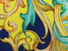 Load image into Gallery viewer, VERSACE ヴェルサーチ V2 by versace 半袖シャツ バロッコ シルク シャツ 総柄 イエロー シルク サイズL 美品 中古 52665