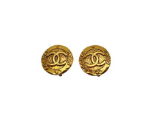 Load image into Gallery viewer, CHANEL シャネル イヤリング ココマーク GP 28刻印 1993年 ゴールド 4ｇ レディース 良品 中古 52903