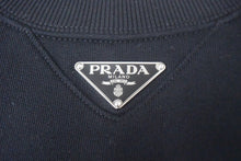 画像をギャラリービューアに読み込む, 極美品 PRADA プラダ トライアングルロゴ スウェット トレーナー 長袖 ラフ期 ICタグ コットン ブラック シルバー金具 サイズL 中古
