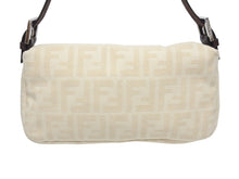 Load image into Gallery viewer, 極美品 FENDI フェンディ マンマバケット ワンショルダーバッグ 26424 ズッカ柄 キャンバス レザー ベージュ シルバー金具 中古 4b005302