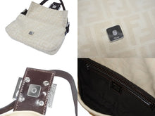 Load image into Gallery viewer, 極美品 FENDI フェンディ マンマバケット ワンショルダーバッグ 26424 ズッカ柄 キャンバス レザー ベージュ シルバー金具 中古 4b005302