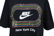 Load image into Gallery viewer, 極美品 NIKE ナイキ 半袖Ｔシャツ トップス アメリカ ニューヨーク NY SOHO限定 ブラック Mサイズ ユニセックス 中古 5306