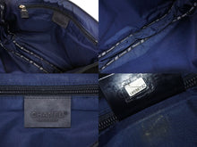 Load image into Gallery viewer, CHANEL シャネル ショルダーバッグ ココマーク スポーツライン 10番台 ネイビー ホワイト 良品 中古 53150