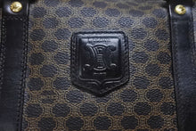 Load image into Gallery viewer, CELINE セリーヌ ハンドバッグ MC98/2 マカダム柄 PVC レザー ブラウン ブラック イタリア製 ゴールド金具 総柄 美品 中古 4b005320