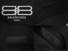 Load image into Gallery viewer, 新品同様 BALENCIAGA バレンシアガ ポーチ セカンドバッグ ブラック ホワイト BBロゴ キャンバス ゴールド金具 中古 53365