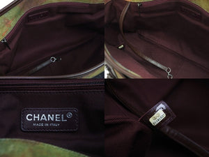 極美品 CHANEL シャネル エンブロイダリー メッセンジャーバッグ 20番台 グラフィティ エンブロイダリー カーキ A92790 中古 53806