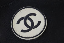 Load image into Gallery viewer, CHANEL シャネル スニーカー 001852 ココマーク ハイカットスニーカー ブラック ホワイト キャンバス サイズ37 良品 中古 53532