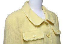 Load image into Gallery viewer, CHANEL シャネル ウールジャケット イエロー ココマークボタン P07237V05392 サイズ40 美品 中古 53596