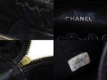 Load image into Gallery viewer, CHANEL シャネル ココマーク バニティバッグ 縦型 ハンドバッグ キャビアスキン ブラック ゴールド金具 美品 中古 53639