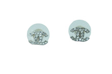 Load image into Gallery viewer, CHANEL シャネル ピアス ココマーク A12W 2012年秋冬 ラインストーン ミニ シルバー レディース 美品 中古 53951
