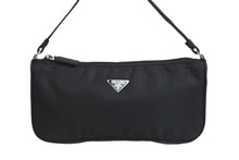 Load image into Gallery viewer, 極美品 PRADA プラダ ショルダーバッグ トライアングルロゴ MV633 ナイロン ブラック シルバー金具 中古 54107