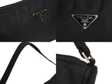 Load image into Gallery viewer, 極美品 PRADA プラダ ショルダーバッグ トライアングルロゴ MV633 ナイロン ブラック シルバー金具 中古 54107