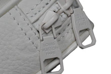 Load image into Gallery viewer, 極美品 LOUIS VUITTON ルイヴィトン ショルダーバッグ M53297 ユティリティ・サイドバッグ トリヨン ホワイト金具 中古 54279