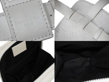 Load image into Gallery viewer, 極美品 LOUIS VUITTON ルイヴィトン ショルダーバッグ M53297 ユティリティ・サイドバッグ トリヨン ホワイト金具 中古 54279