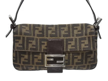 Load image into Gallery viewer, FENDI フェンディ ハンドバッグ ズッカ柄 マンマバケット ブラウン キャンバス レザー 26424 シルバー金具 美品 中古 4b005445