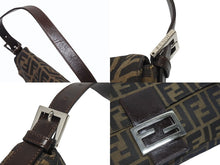 Load image into Gallery viewer, FENDI フェンディ ハンドバッグ ズッカ柄 マンマバケット ブラウン キャンバス レザー 26424 シルバー金具 美品 中古 4b005445