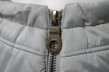 Load image into Gallery viewer, CHANEL シャネル カールラガーフェルドスカート ウォーム スポーツライン ココマーク P16393V09195 グレー 38 美品 中古 54546