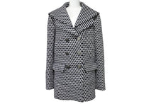 Load image into Gallery viewer, CHANEL シャネル ジャケット コート ハンブルグ ジグザグ P59081V39106 ブラック ホワイト サイズ40 シルバー金具 美品 中古 54596