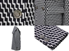 Load image into Gallery viewer, CHANEL シャネル ジャケット コート ハンブルグ ジグザグ P59081V39106 ブラック ホワイト サイズ40 シルバー金具 美品 中古 54596