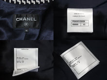 Load image into Gallery viewer, CHANEL シャネル ジャケット コート ハンブルグ ジグザグ P59081V39106 ブラック ホワイト サイズ40 シルバー金具 美品 中古 54596