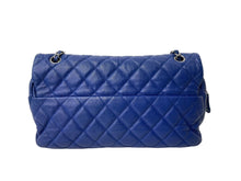 Load image into Gallery viewer, 極美品 CHANEL シャネル マトラッセ チェーンショルダーバッグ キャビアスキン 18番台 シングルフラップ ブルー 中古 54875
