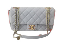 Load image into Gallery viewer, 極美品 CHANEL シャネル ショルダーバッグ シングルフラップ マトラッセ Wチェーン グレー レッド ウール ゴールド金具 中古 54886