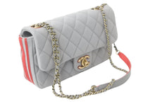 Load image into Gallery viewer, 極美品 CHANEL シャネル ショルダーバッグ シングルフラップ マトラッセ Wチェーン グレー レッド ウール ゴールド金具 中古 54886