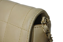 Load image into Gallery viewer, CHANEL シャネル チェーンショルダーバッグ チョコバー A15316 8番台 ベージュ ゴールド金具 美品 中古 54891