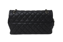 Load image into Gallery viewer, CHANEL シャネル ショルダーバッグ マトラッセ チェーン イージーキャリア キャビアスキン ブラック シルバー金具 美品 中古 54986