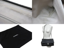 Load image into Gallery viewer, CHANEL シャネル ショルダーバッグ マトラッセ チェーン イージーキャリア キャビアスキン ブラック シルバー金具 美品 中古 54986
