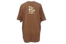 Load image into Gallery viewer, SWAGGER × T.I. VS T.I.P. スワッガー 半袖Ｔシャツ アルバム発売記念限定Tシャツ ブラウン コットン サイズM 美品 中古 55063