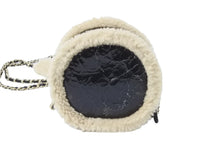 Load image into Gallery viewer, CHANEL シャネル ショルダーバッグ チェーンショルダー ムートン 28番台 ココマーク ブラック ゴールド金具 美品 中古 55086
