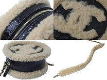 Load image into Gallery viewer, CHANEL シャネル ショルダーバッグ チェーンショルダー ムートン 28番台 ココマーク ブラック ゴールド金具 美品 中古 55086