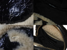 Load image into Gallery viewer, CHANEL シャネル ショルダーバッグ チェーンショルダー ムートン 28番台 ココマーク ブラック ゴールド金具 美品 中古 55086