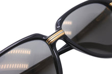 Load image into Gallery viewer, CARTIER カルティエ ヴィンテージ ティアドロップサングラス 140 トリニティ 91年 プラスチック ブラック ゴールド 美品 中古 55090